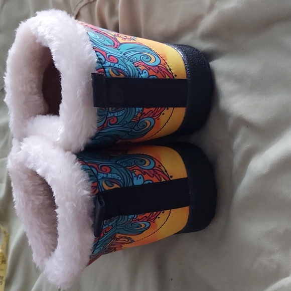 Peace boots women's sz 9 NWOT Quilted Lined - Picture 3 of 8